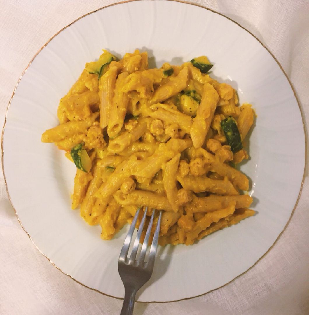Pasta con salsa MC & cheese Pasta con salsa MC & cheese