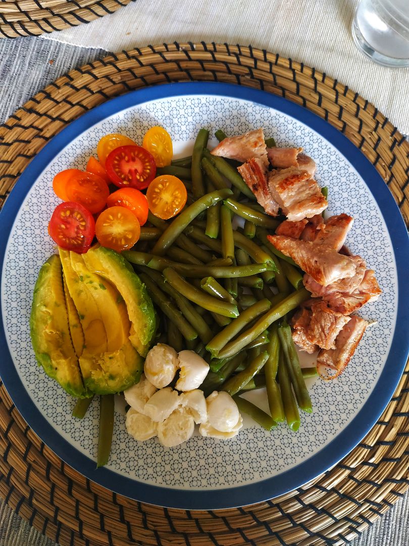 Judías verdes con pavo y aguacate Judías verdes con pavo y aguacate
