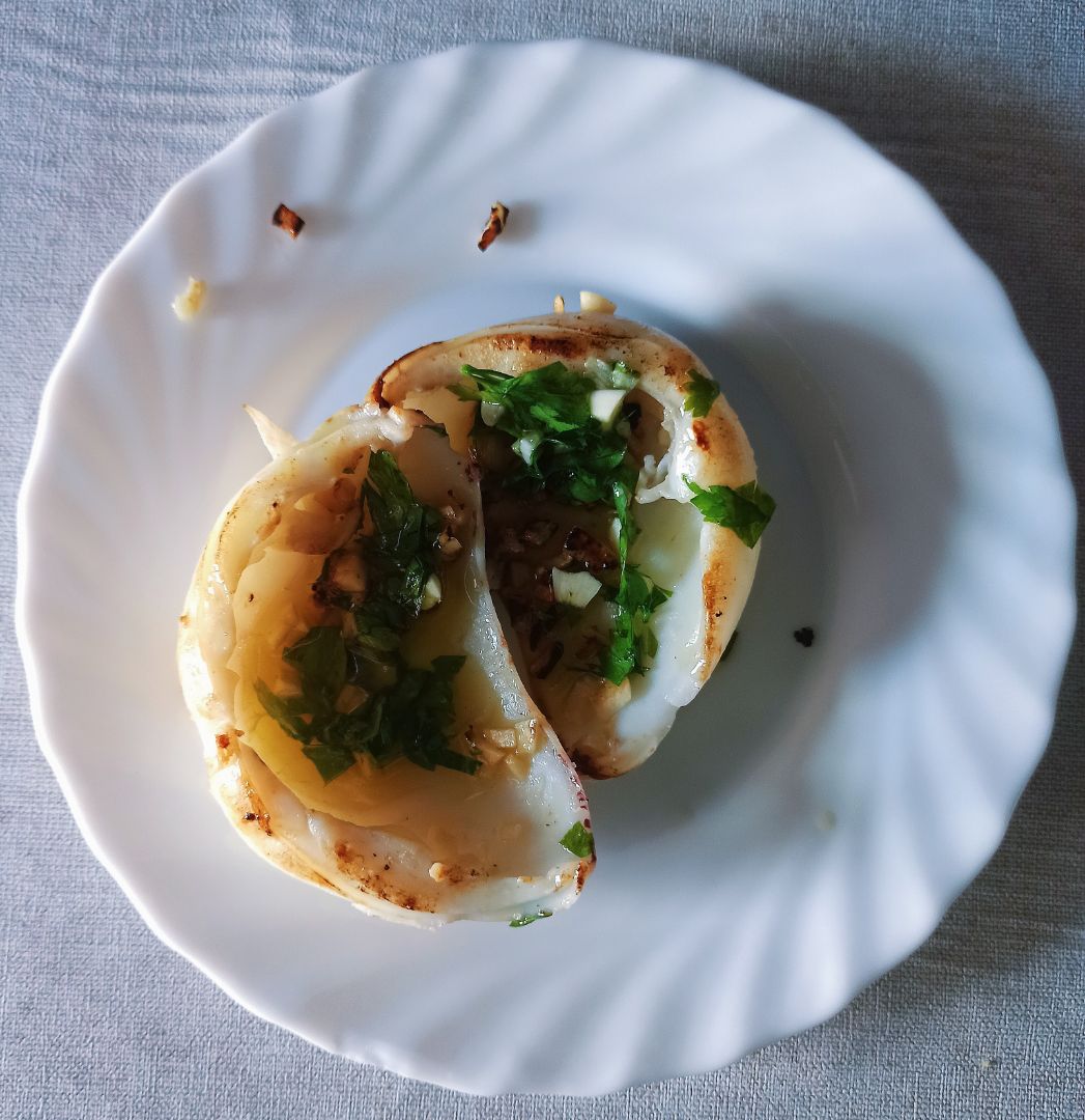 Sepia con salsa de ajo y perejil 🌿 Sepia con salsa de ajo y perejil 🌿