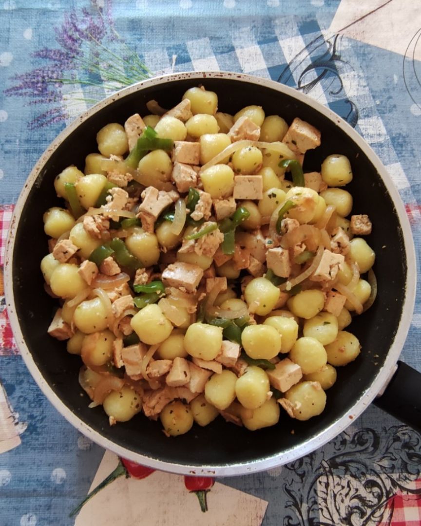 Gnocchi con tofu y salsa de soja Gnocchi con tofu y salsa de soja