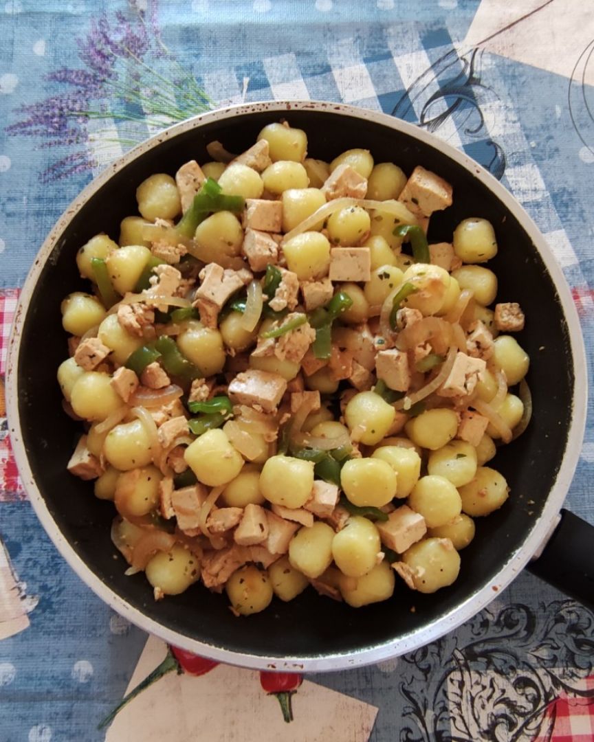 Gnocchi con tofu y salsa de soja