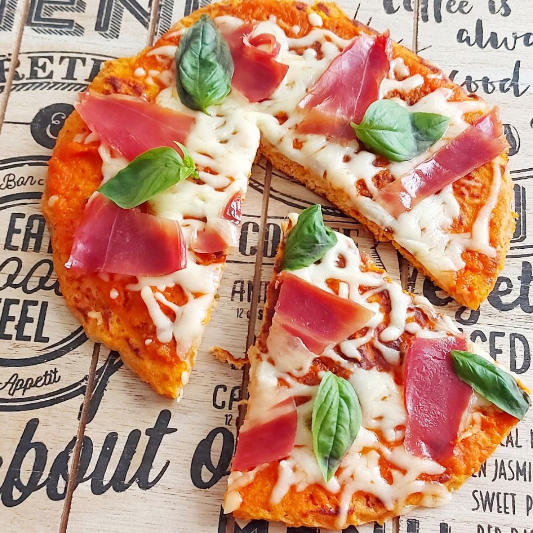 Pizza rápida a la sartén SIN HARINA con base de salmón Pizza rápida a la sartén SIN HARINA con base de salmón