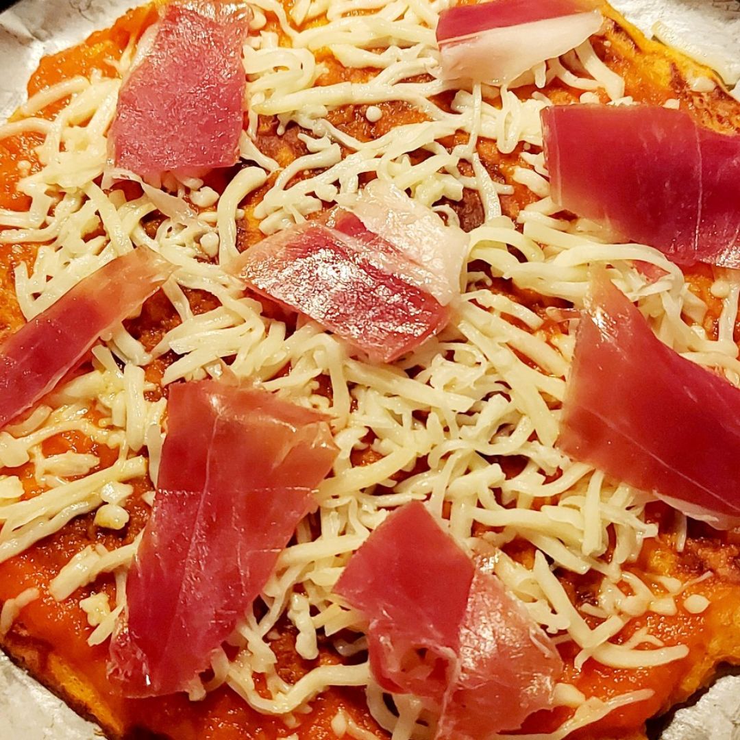 Pizza rápida a la sartén SIN HARINA con base de salmón Paso 3 Pizza rápida a la sartén SIN HARINA con base de salmón Paso 3