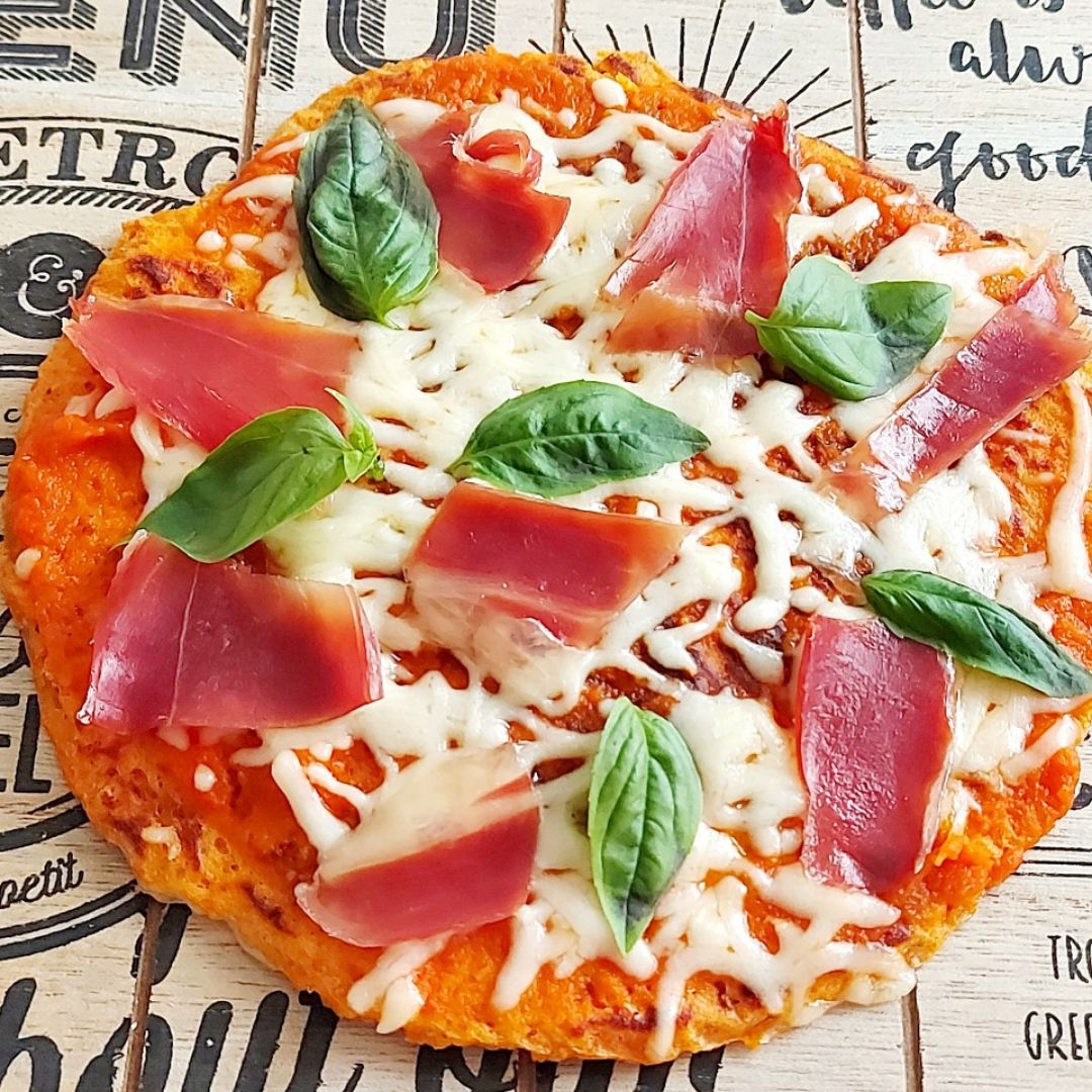 Pizza rápida a la sartén SIN HARINA con base de salmón Paso 6 Pizza rápida a la sartén SIN HARINA con base de salmón Paso 6