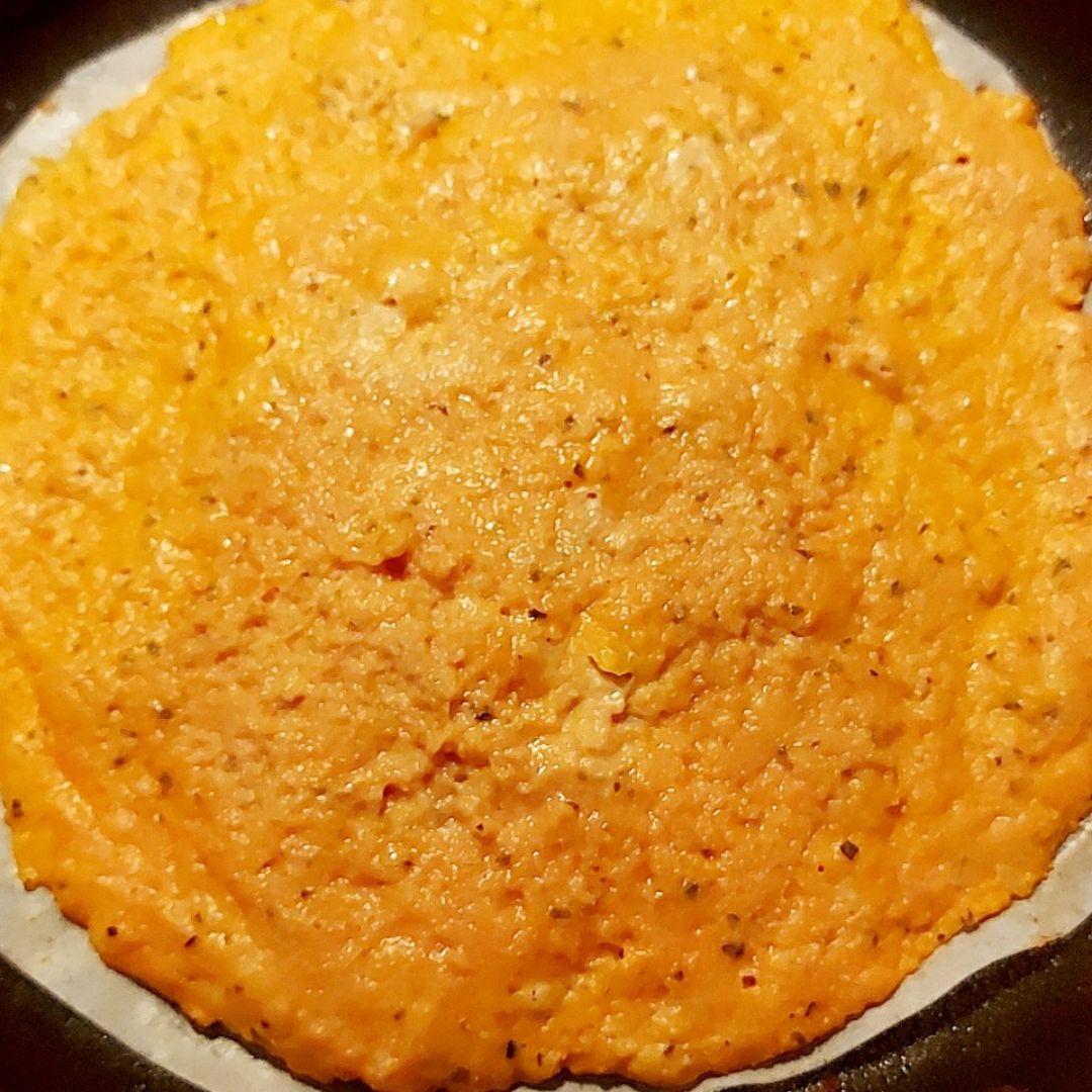 Pizza rápida a la sartén SIN HARINA con base de salmón Paso 11 Pizza rápida a la sartén SIN HARINA con base de salmón Paso 11