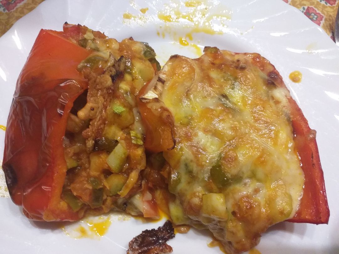 Pimientos rellenos de verdurita y atún 🌶🍅🐟 Pimientos rellenos de verdurita y atún 🌶🍅🐟