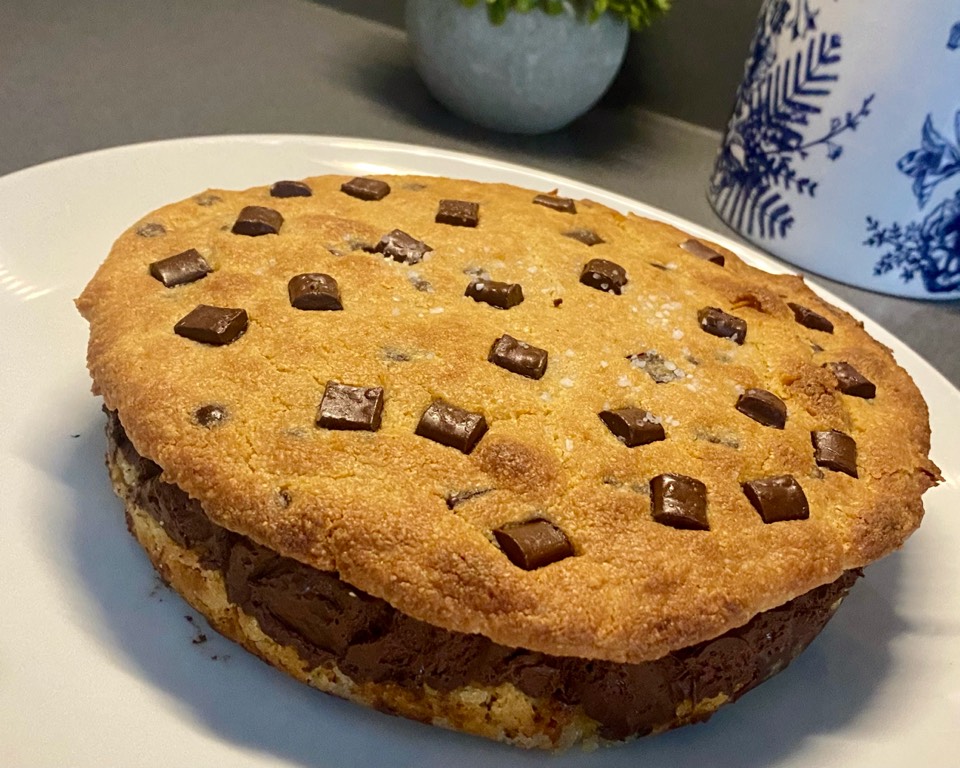 Tarta sándwich-cookie rellena de chocolate 🍪🍫 Tarta sándwich-cookie rellena de chocolate 🍪🍫