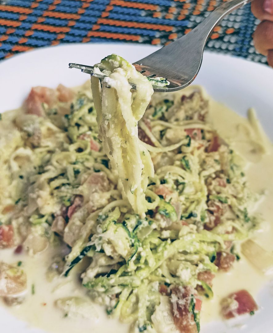 Noodles de calabacín con falsa Carbonara, KETO