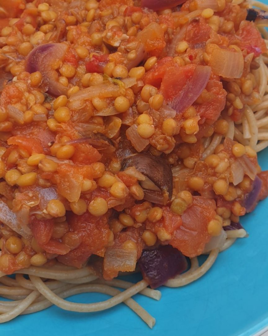 Pasta con "boloñesa" de lentejas Pasta con "boloñesa" de lentejas