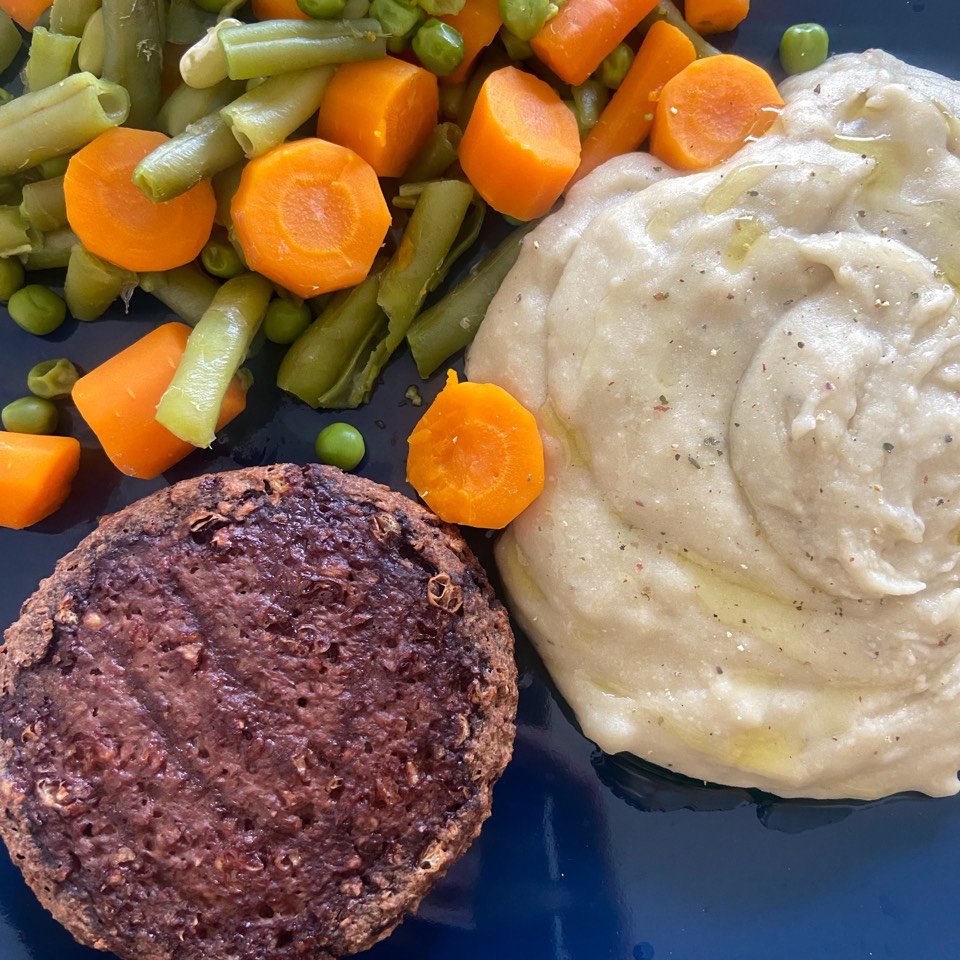 Verdura Hervida, Puré Patata y Burger Veggie Verdura Hervida, Puré Patata y Burger Veggie