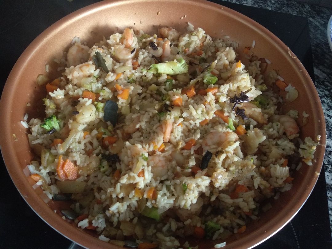 Arroz con gambas y verduras