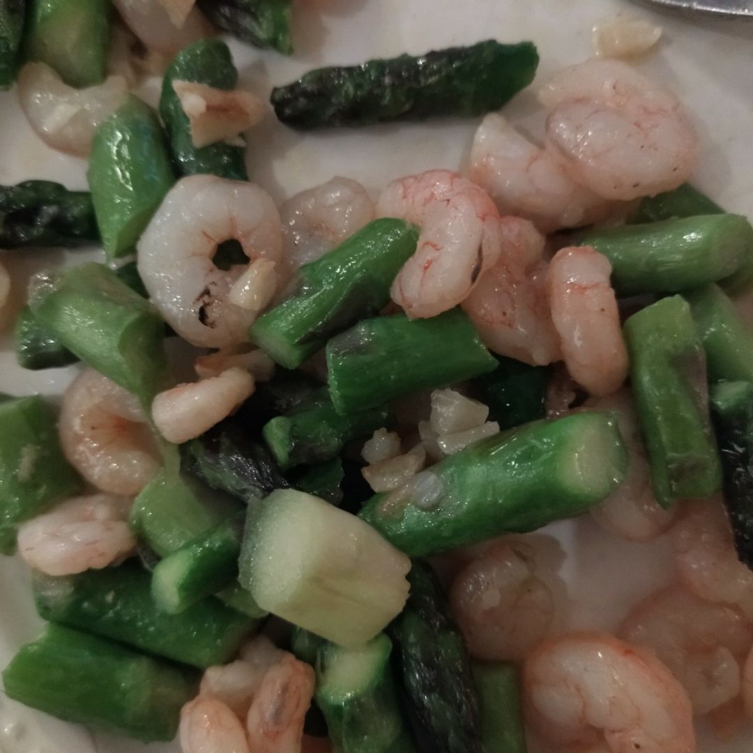 Espárragos con gambas Espárragos con gambas