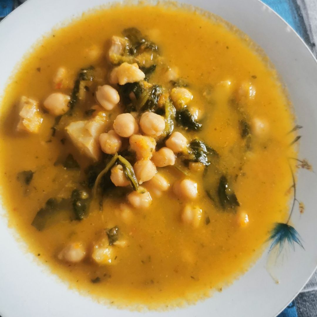 Potaje de garbanzos y bacalao Potaje de garbanzos y bacalao