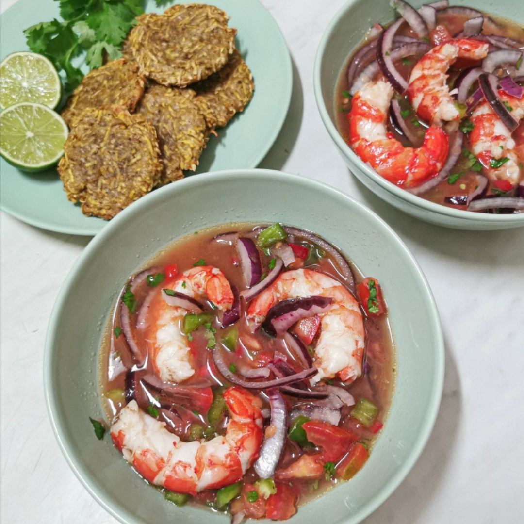 CEVICHE CON PATACONES SALUDABLES 🌶️🍅🍤
