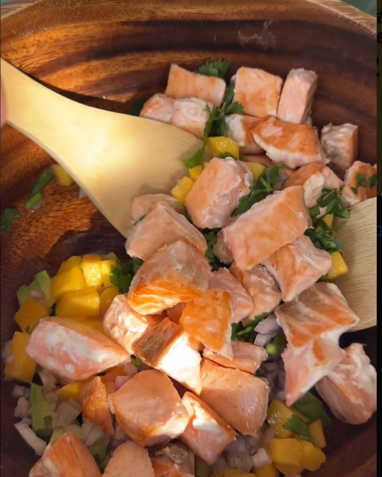 Ensalada de salmón, aguacate y mango Ensalada de salmón, aguacate y mango