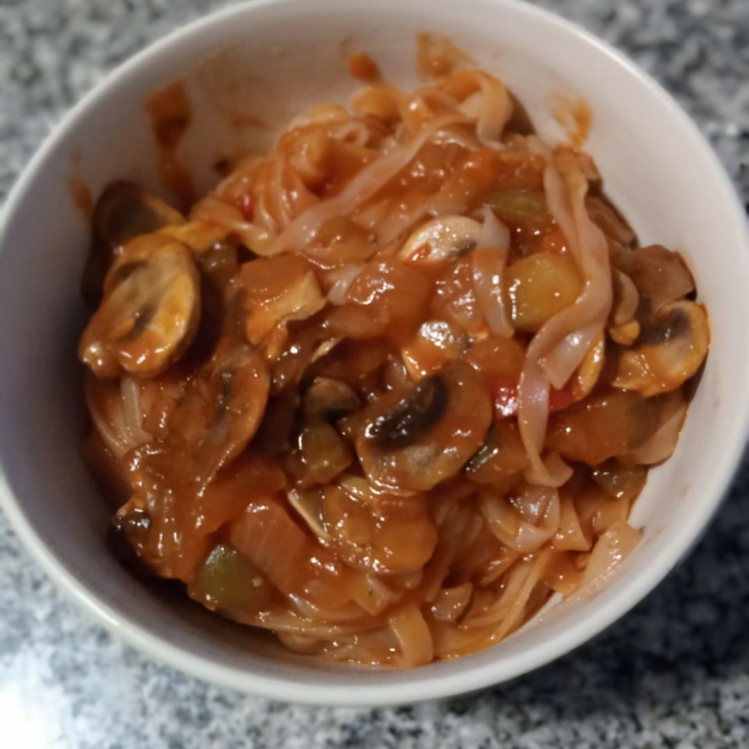 Noodles de arroz con pisto Noodles de arroz con pisto