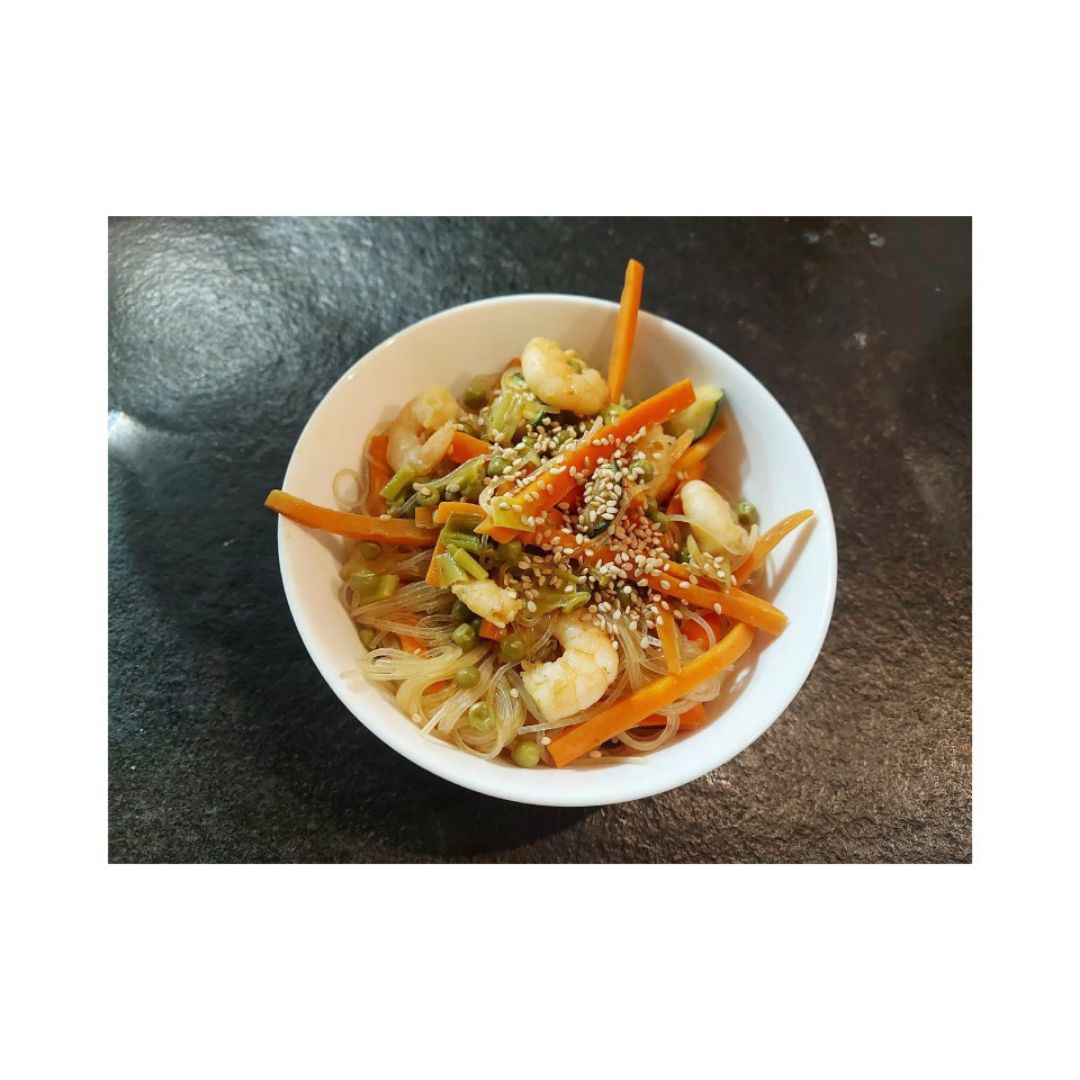 Noodles con verduras y gambas Noodles con verduras y gambas