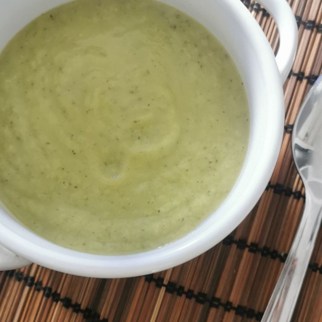 Crema de calabacin y puerro Crema de calabacin y puerro