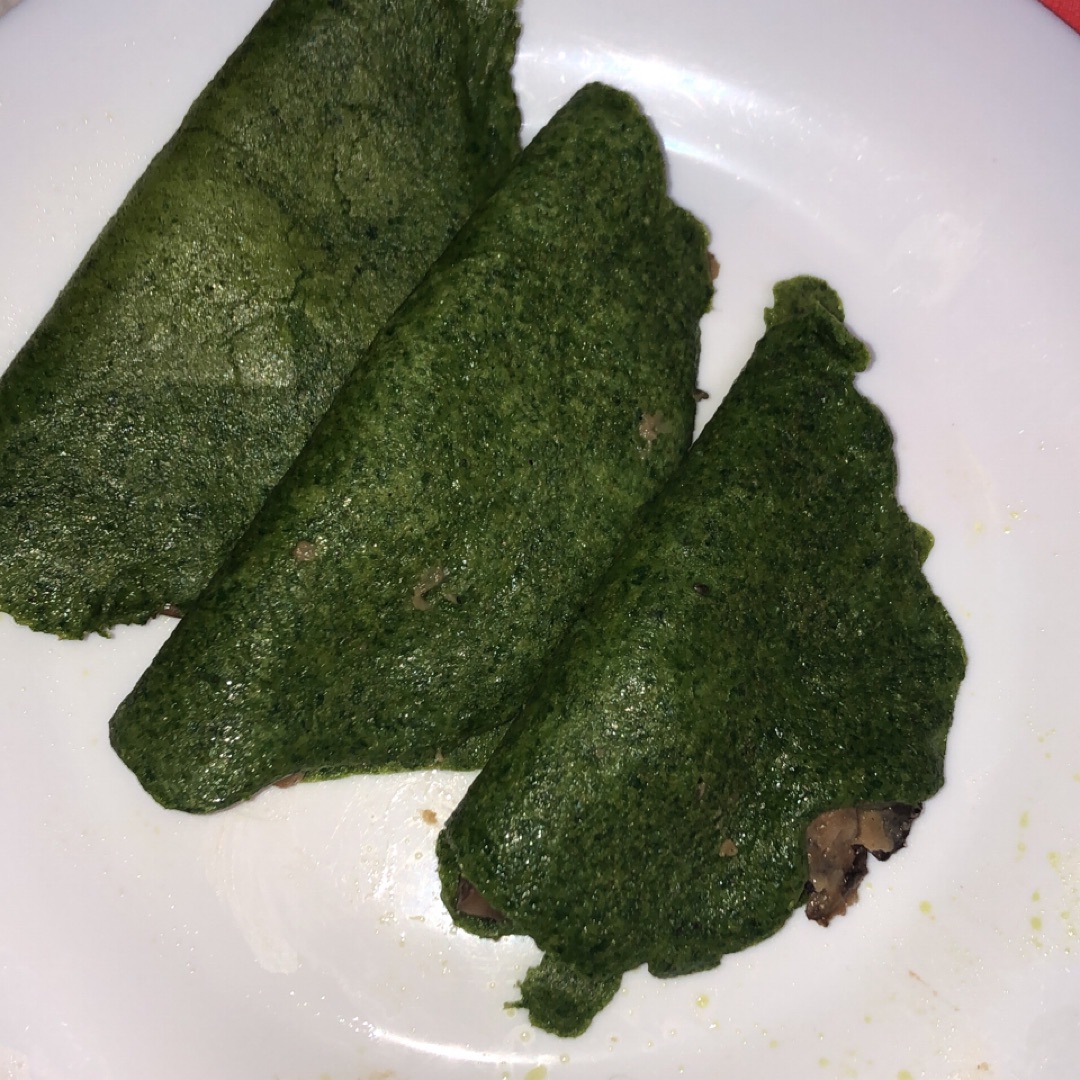 Crepes de espinacas rellenos 