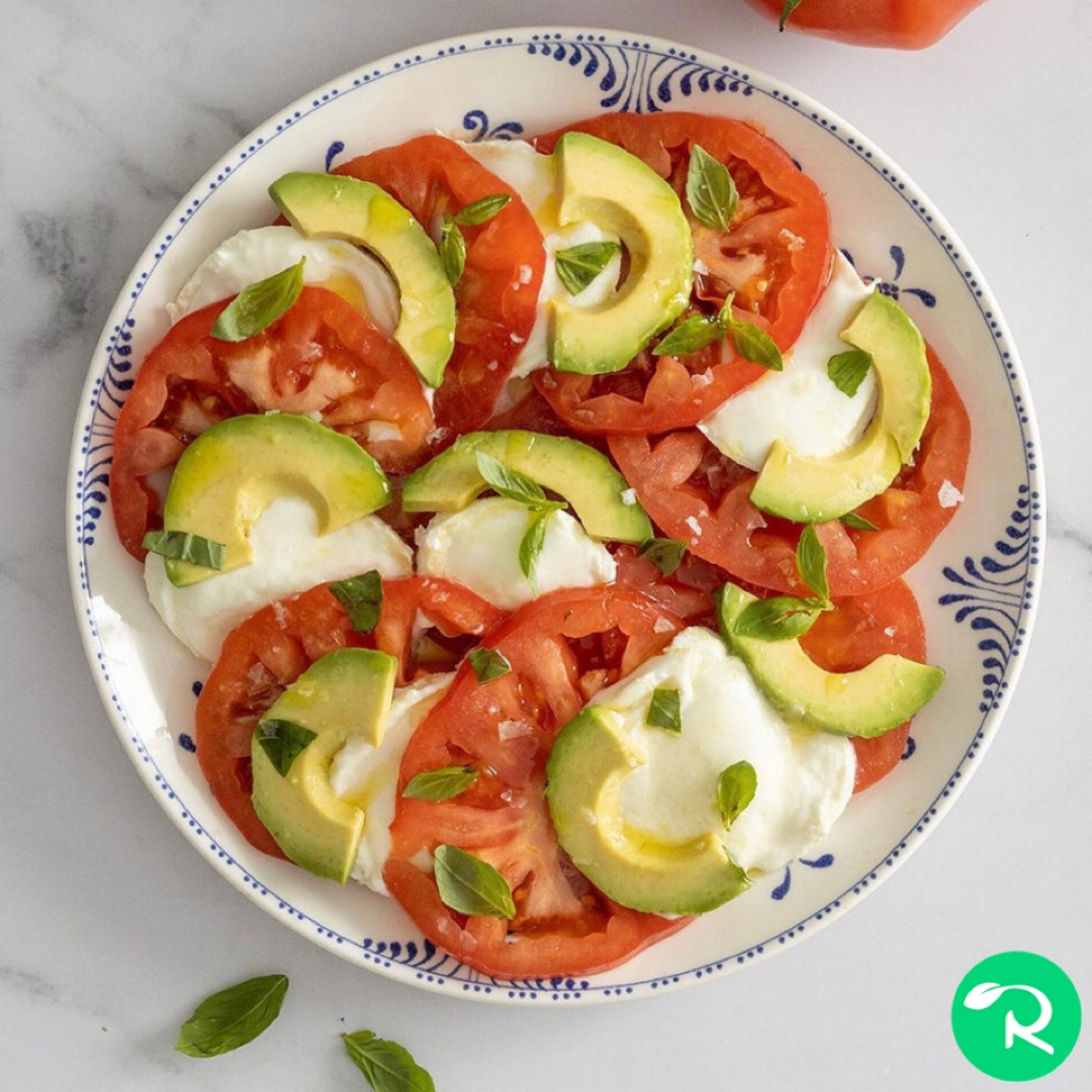 ENSALADA CAPRESE CON AGUACATE