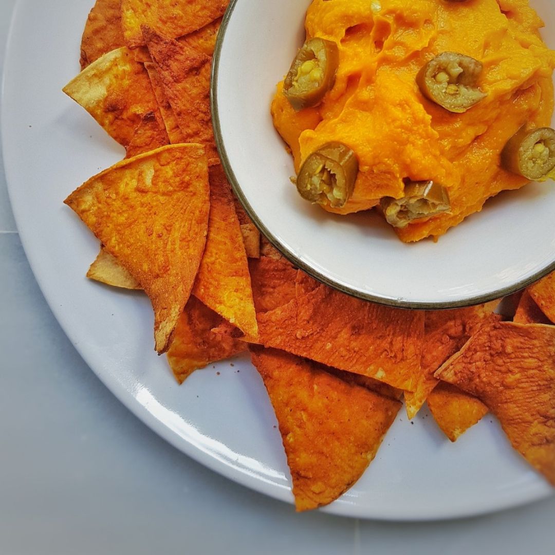Totopos Tex-Mex con "cheddar" de boniato Totopos Tex-Mex con "cheddar" de boniato
