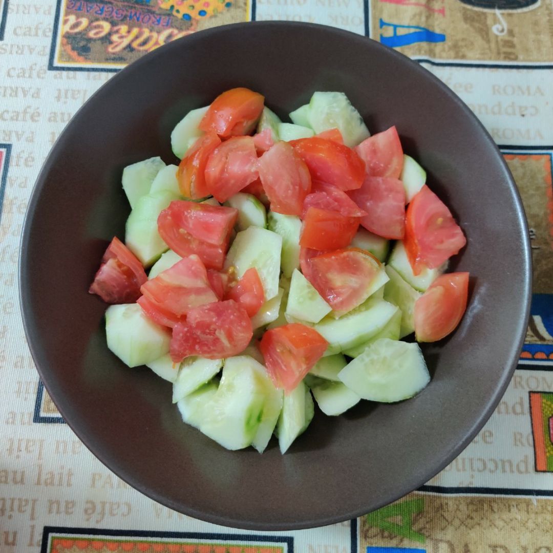 Ensalada de pepino y tomate Ensalada de pepino y tomate