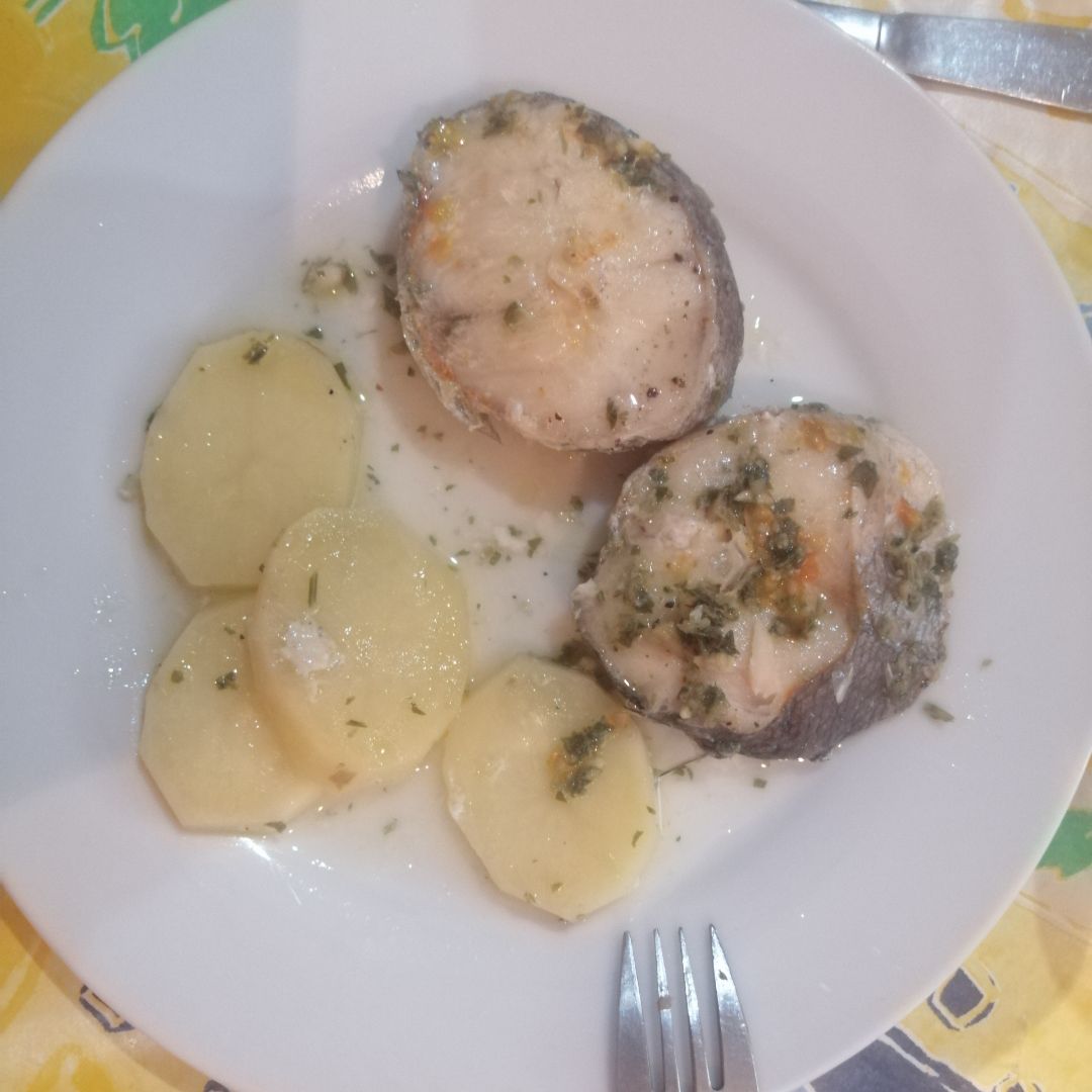 Merluza Con patatas al horno Merluza Con patatas al horno