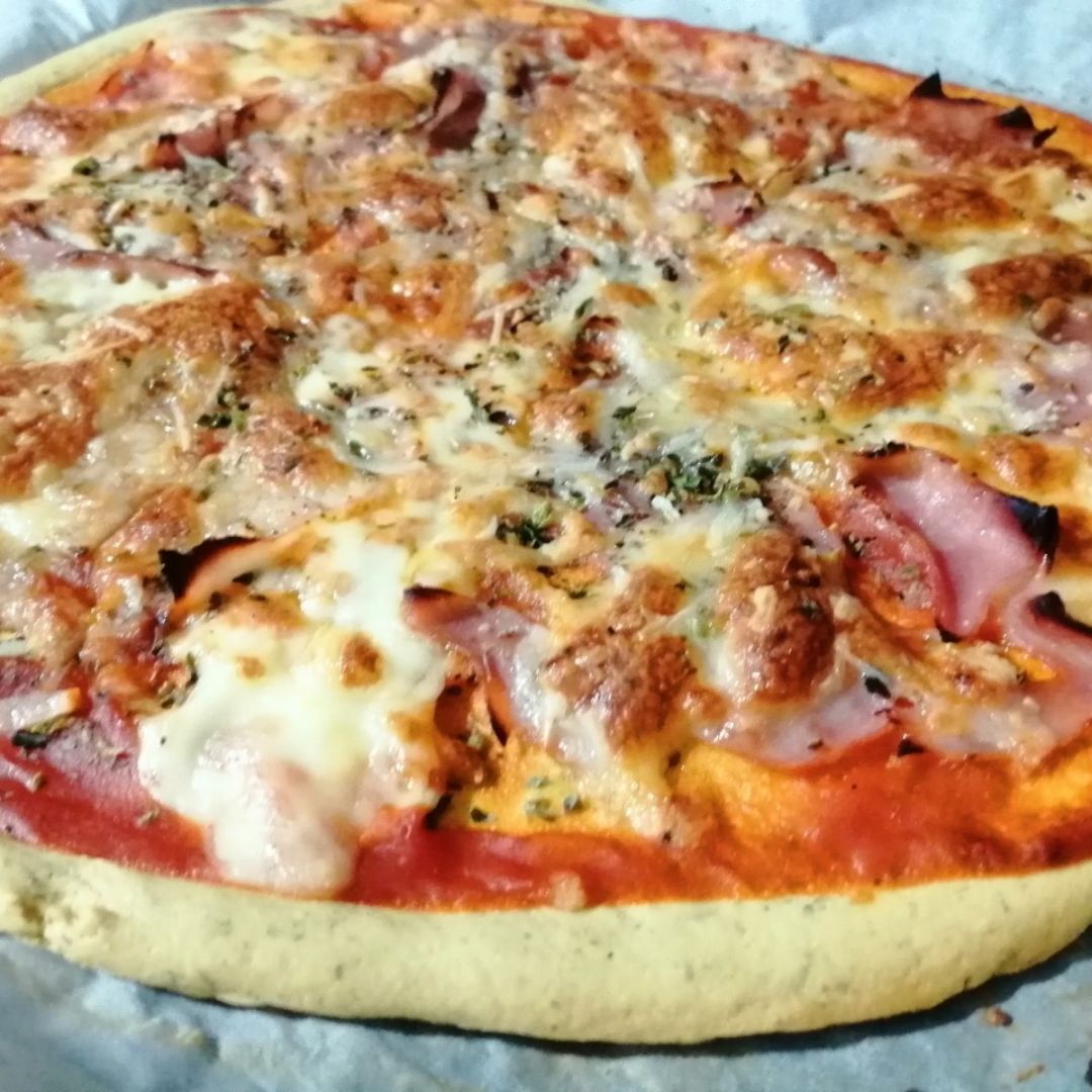 Pizza base harina de garbanzo, super sabrosa, y sin gluten! 