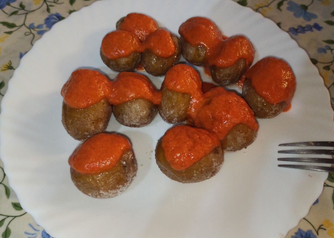 Papas arrugás con mojo picón Papas arrugás con mojo picón