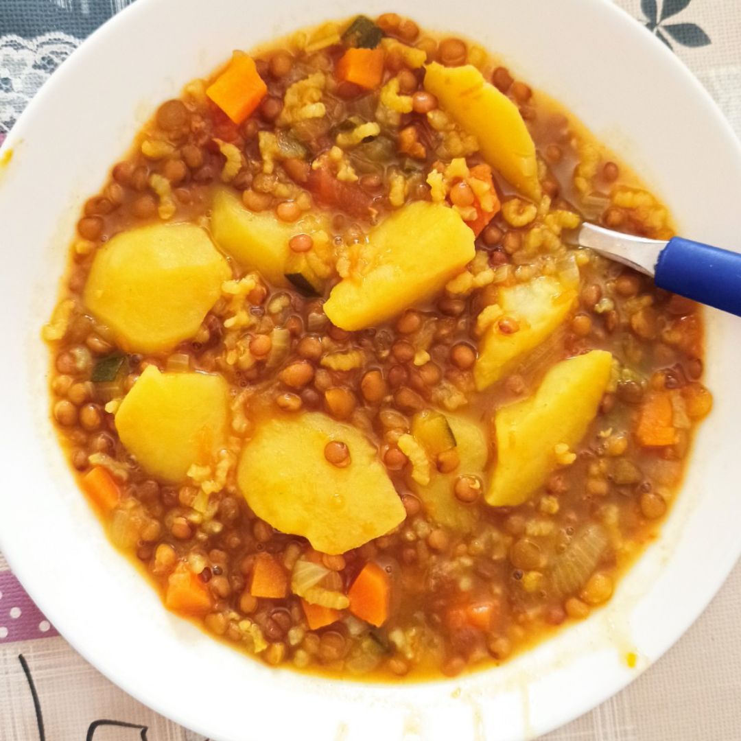 Puchero de lentejas vegetarianas en olla exprés Puchero de lentejas vegetarianas en olla exprés