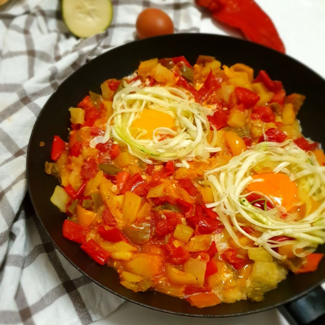HUEVO FRITO CON VERDURAS HUEVO FRITO CON VERDURAS
