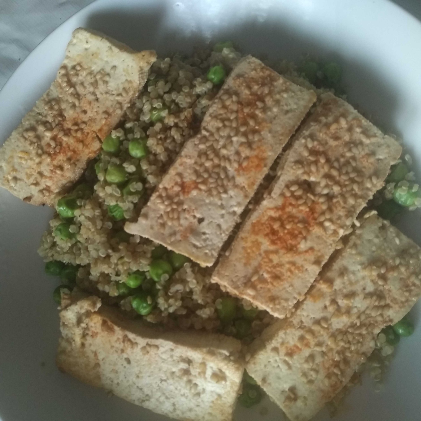 Tofu y quinoa