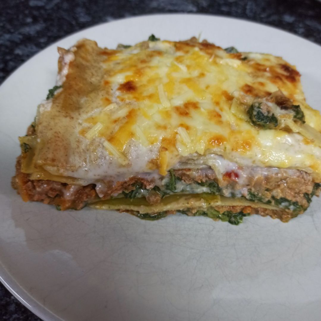 Lasaña de carne y espinacas con gorgonzola Lasaña de carne y espinacas con gorgonzola