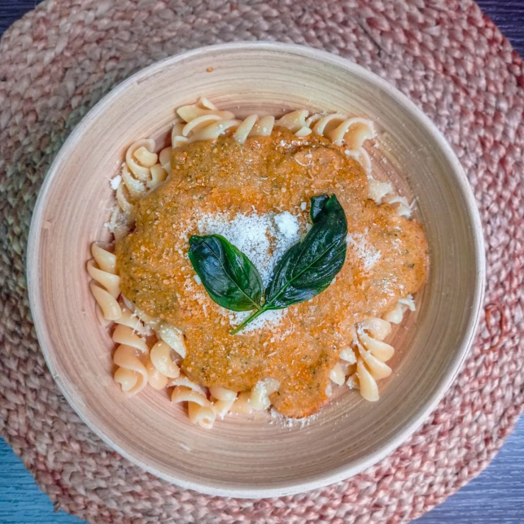 Pasta con Pesto Rosso casero Pasta con Pesto Rosso casero