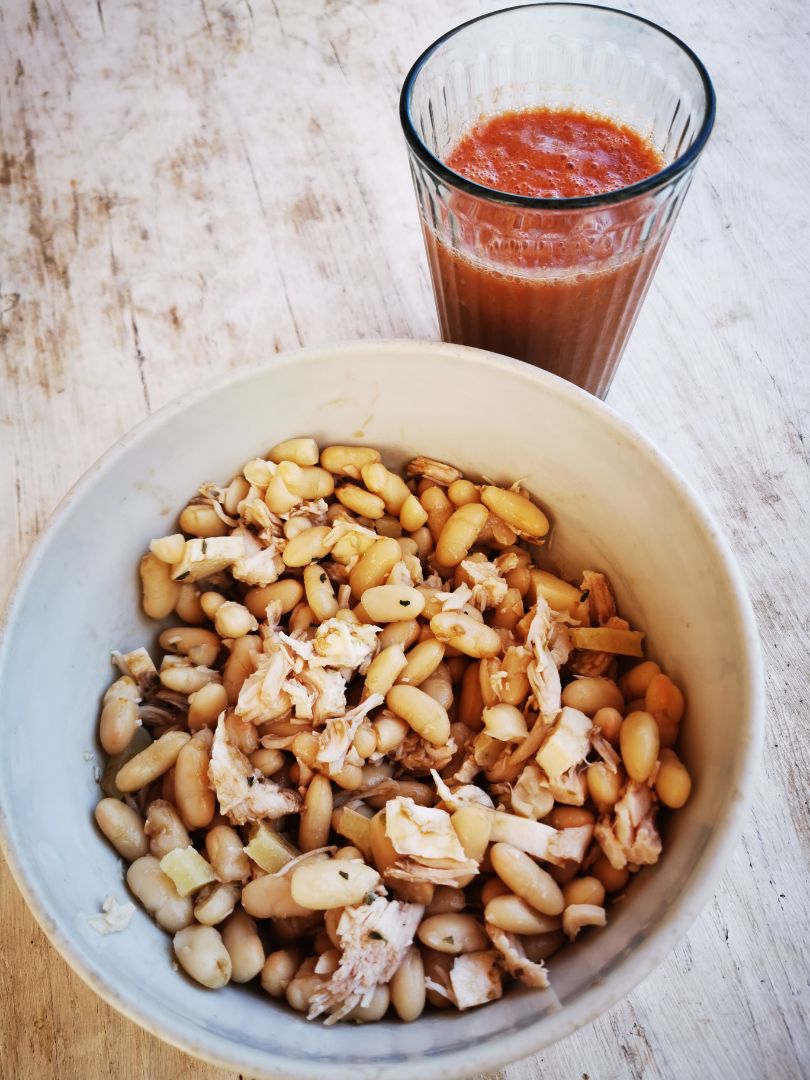 Ensalada de Judías Blancas + Gazpacho Ensalada de Judías Blancas + Gazpacho