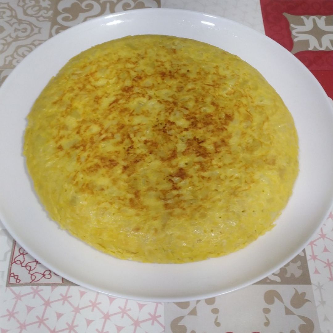 Tortilla de patata con cebolla 