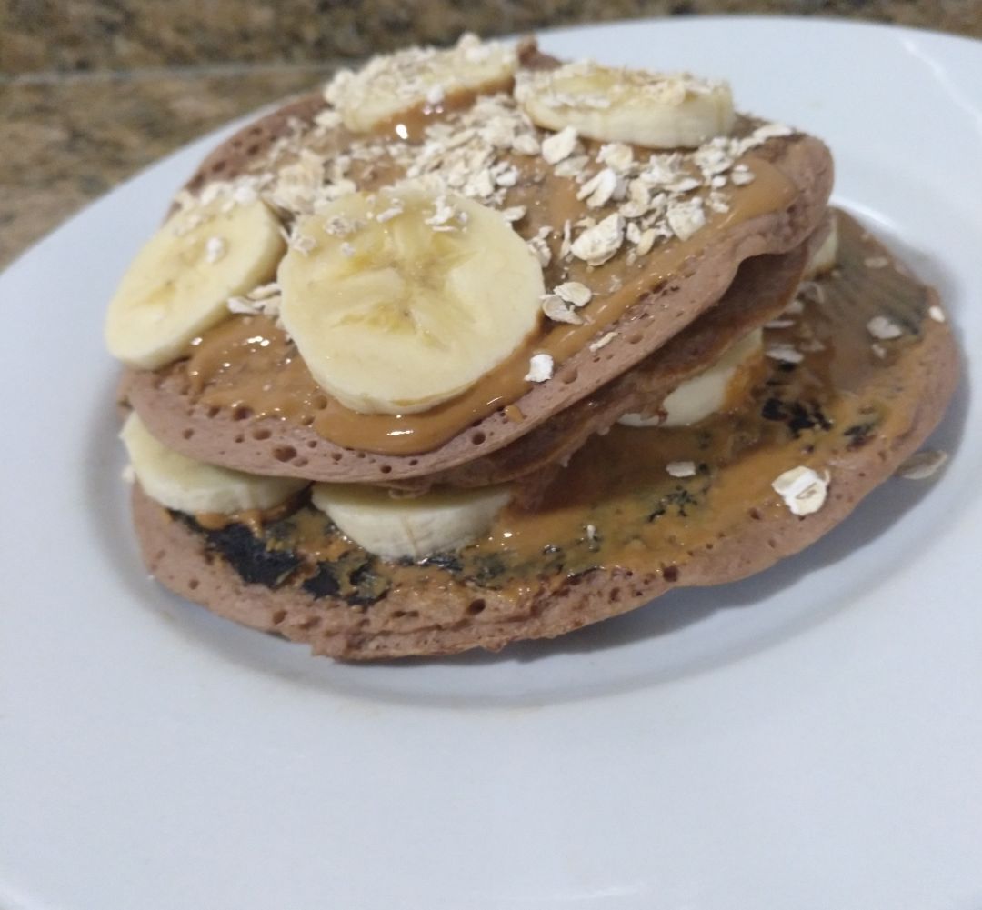Pancakes de avena, plátano y cacao Pancakes de avena, plátano y cacao