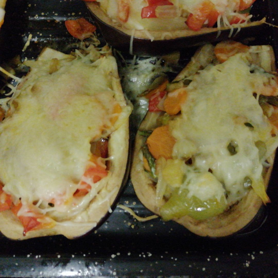 Berenjenas rellenas de verduras y mozzarella Berenjenas rellenas de verduras y mozzarella