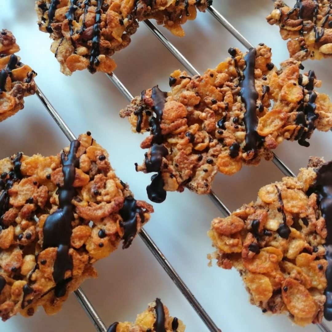 SNACKS CRUJIENTES DE CEREALES SNACKS CRUJIENTES DE CEREALES