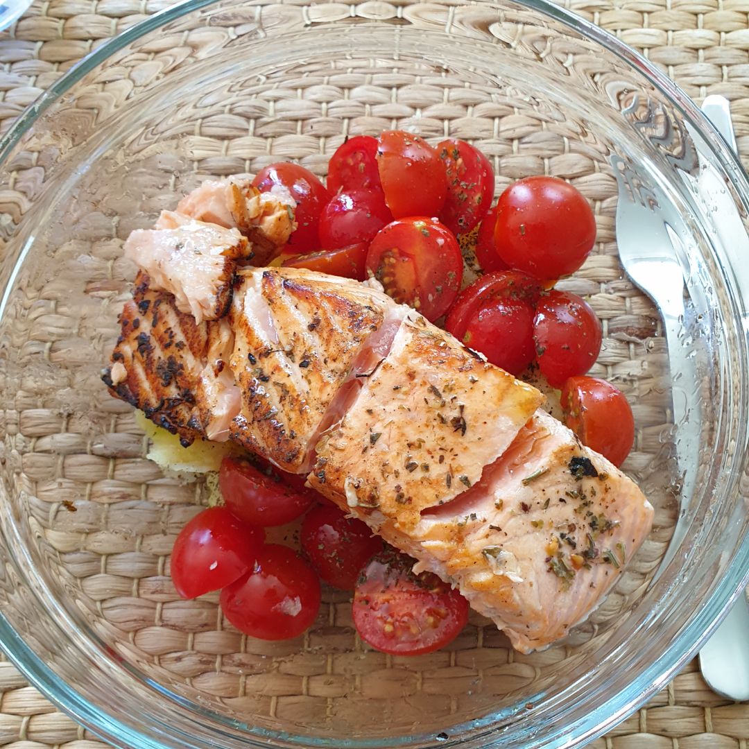Ensalada de salm贸n y patata Ensalada de salm贸n y patata