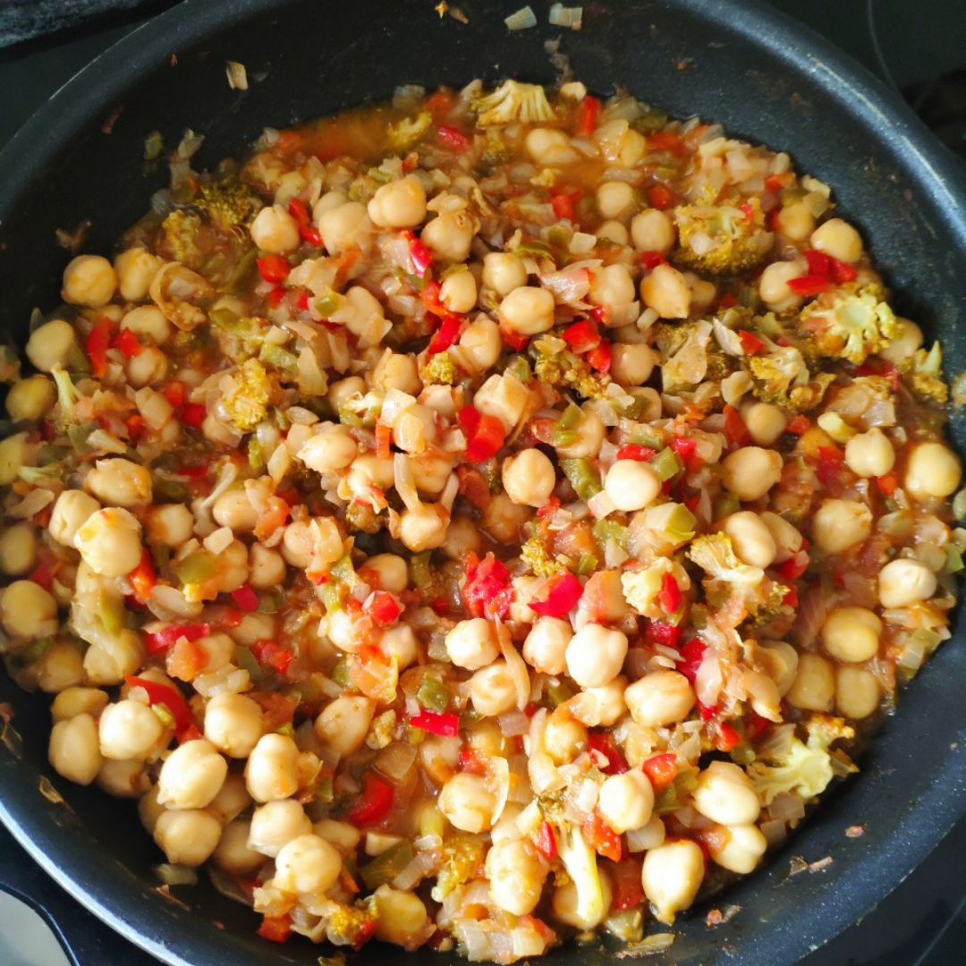 Salteado de garbanzos y verduras Salteado de garbanzos y verduras