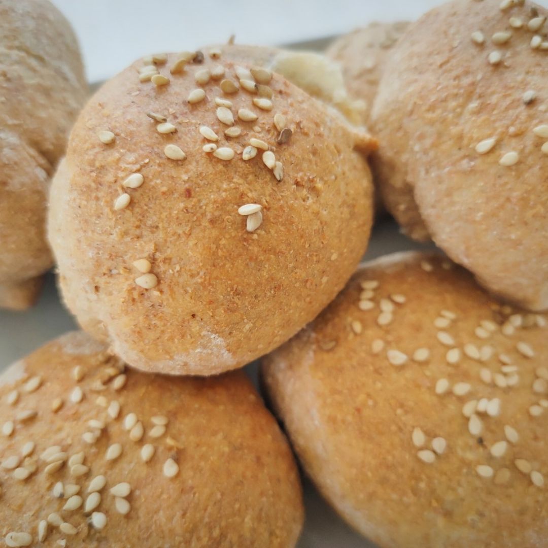 Bollitos de trigo y espelta rellenos de mozzarella Bollitos de trigo y espelta rellenos de mozzarella