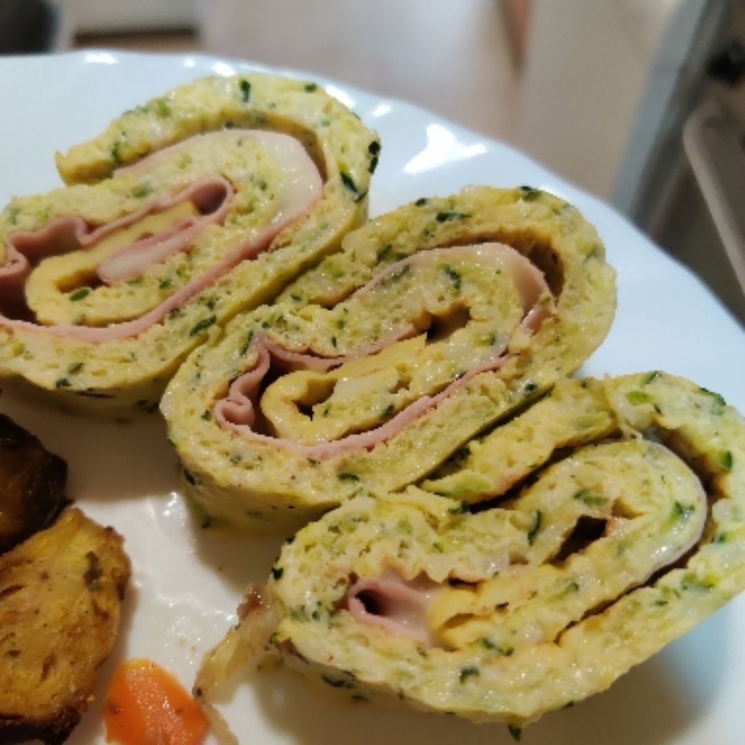 Rollito de calabacín con jamón y queso Rollito de calabacín con jamón y queso