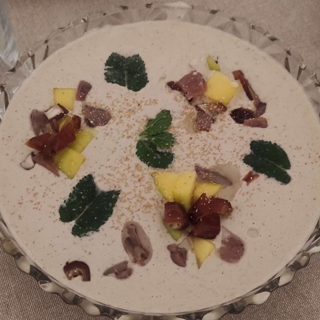 Ajo blanco con anchoa, mango, datil y hierba buena. Ajo blanco con anchoa, mango, datil y hierba buena.