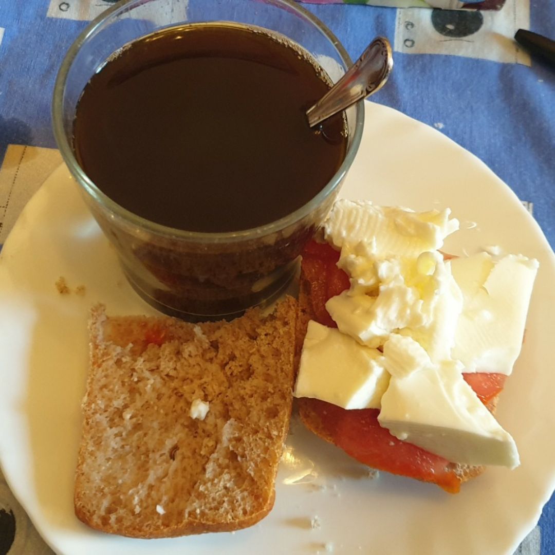 Tostadas con queso de Burgos 