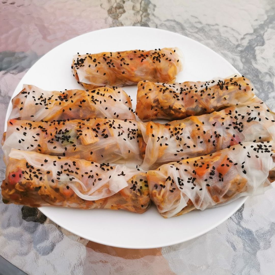 Rollitos de arroz con verduras y atún Rollitos de arroz con verduras y atún