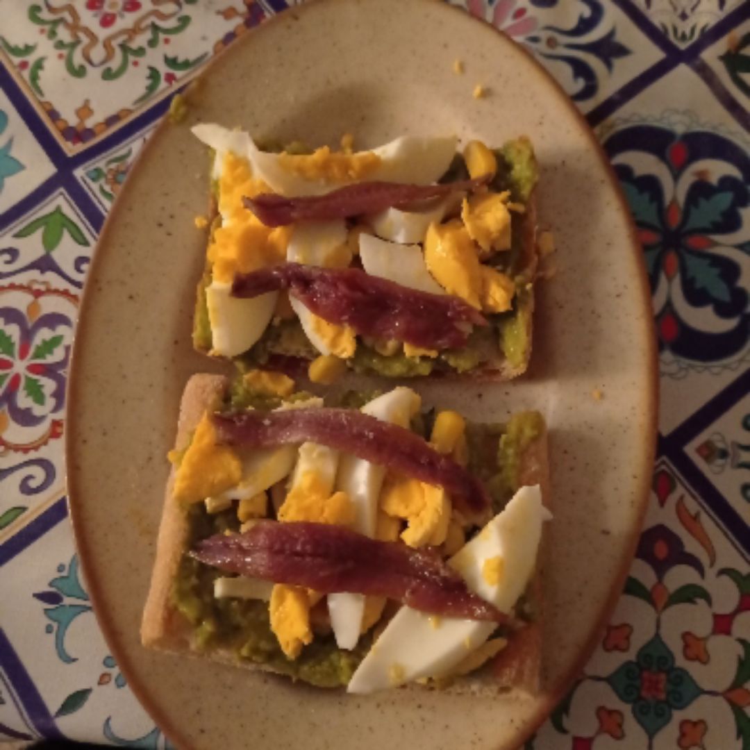 Tostadas de vidrio con guacamole y caprichos de mar y montaña Tostadas de vidrio con guacamole y caprichos de mar y montaña