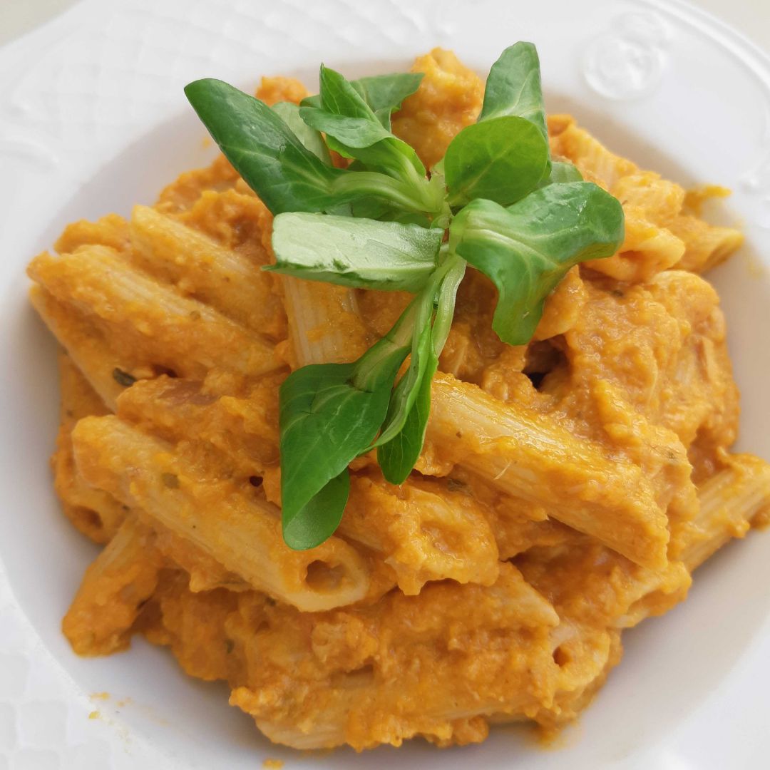Pasta integral con salsa de verduras y atun Pasta integral con salsa de verduras y atun