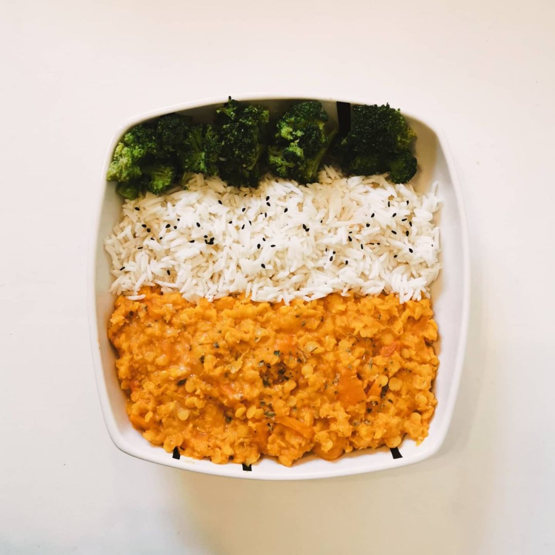 DHAL DE LENTEJAS ROJAS, ARROZ Y BRÓCOLI🍛 DHAL DE LENTEJAS ROJAS, ARROZ Y BRÓCOLI🍛