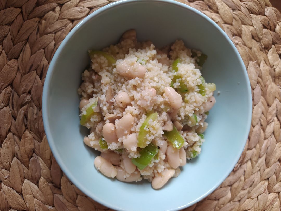 Cuscús con verduras y judías blancas